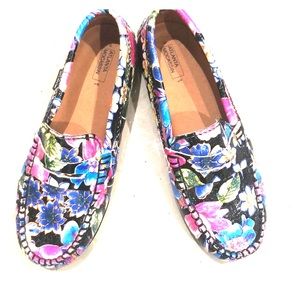 Stunning beautiful Atlanta moccasins girls